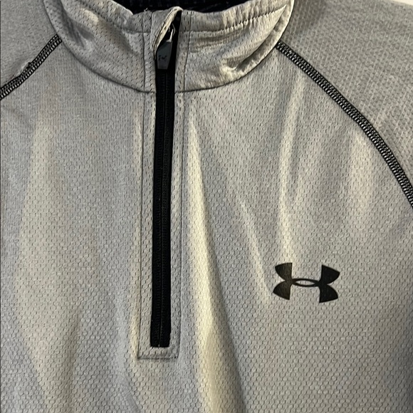 Under Armour Women’s Gray 1/4 zip Jacket size -s - Picture 2 of 4